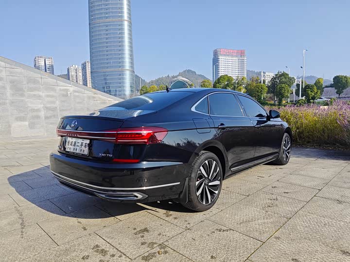 Фото 9 - Volkswagen Passat