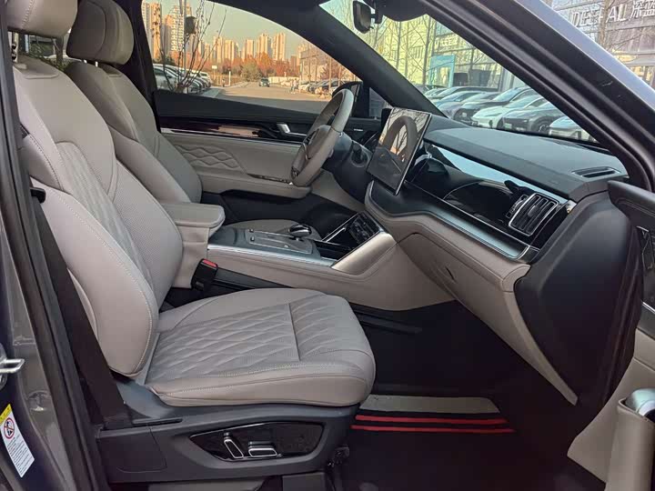 Фото 23 - BYD Tang Hybrid/EV