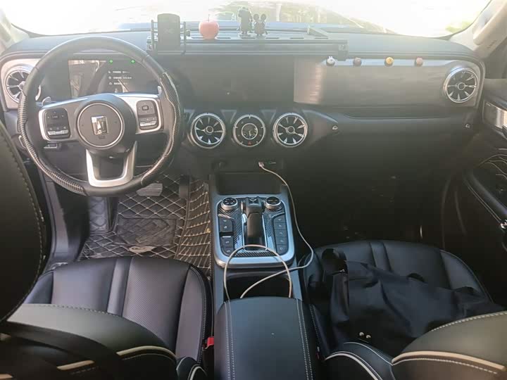 Фото 13 - Tank 300