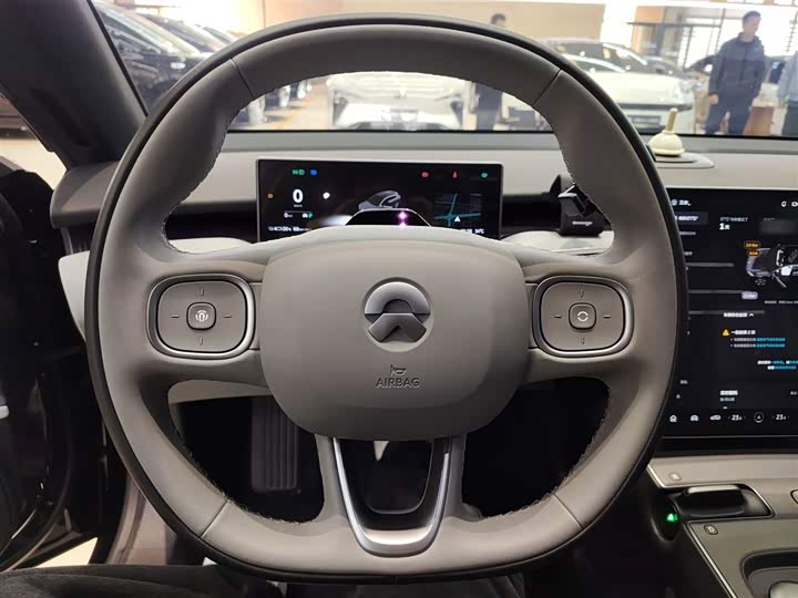 Фото 14 - Nio ET5T