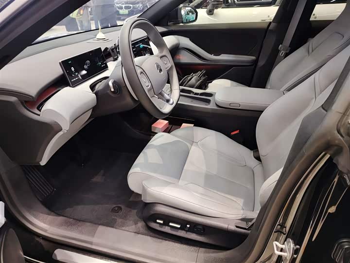 Фото 18 - Nio ET5T