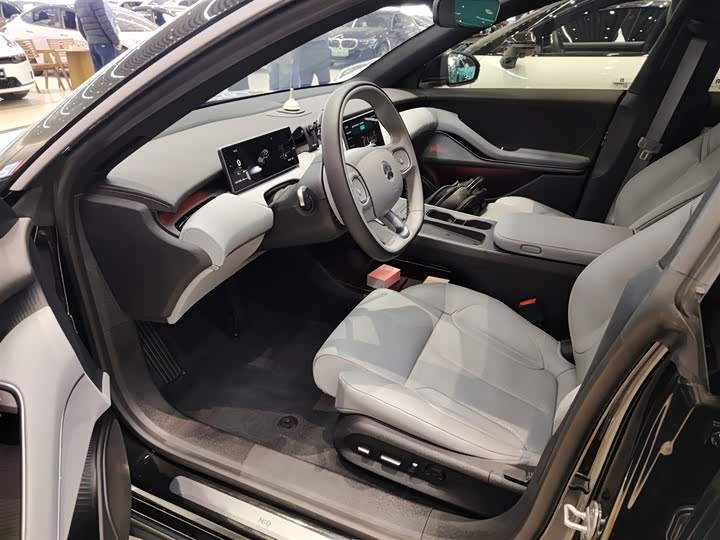 Фото 19 - Nio ET5T