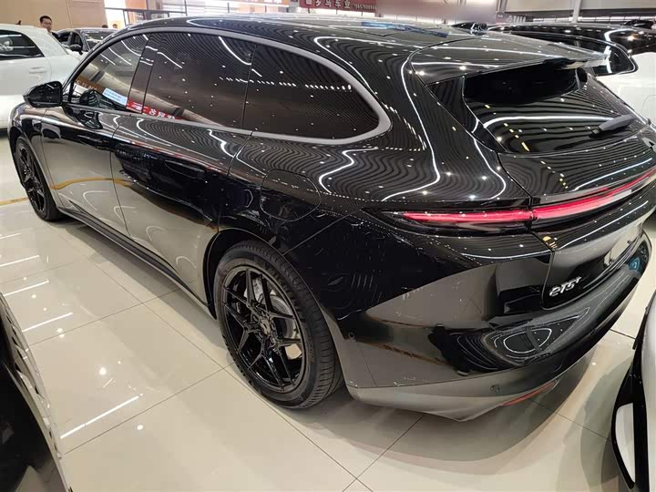 Фото 6 - Nio ET5T