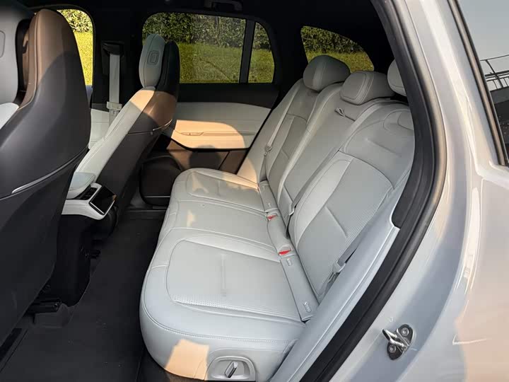 Фото 9 - Nio ES6