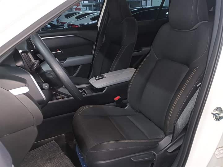 Фото 15 - Mazda CX-50