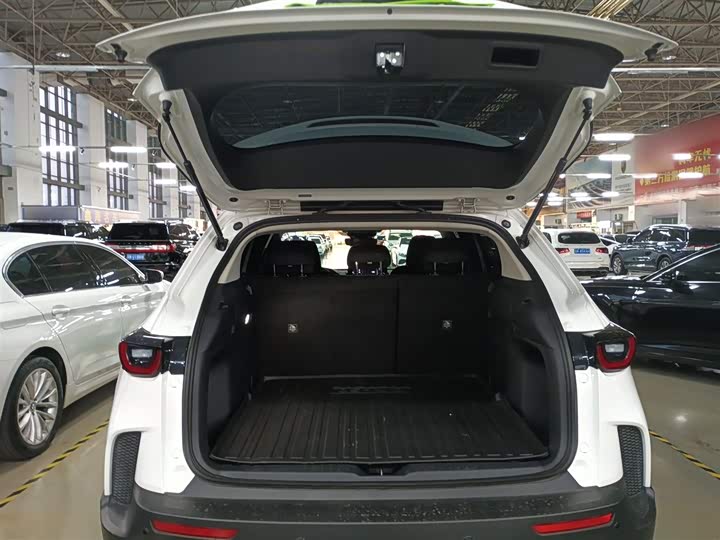 Фото 19 - Mazda CX-50