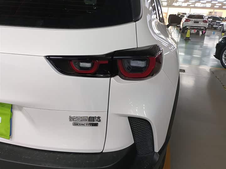 Фото 8 - Mazda CX-50