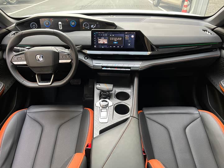 Фото 13 - Changan UNI-V