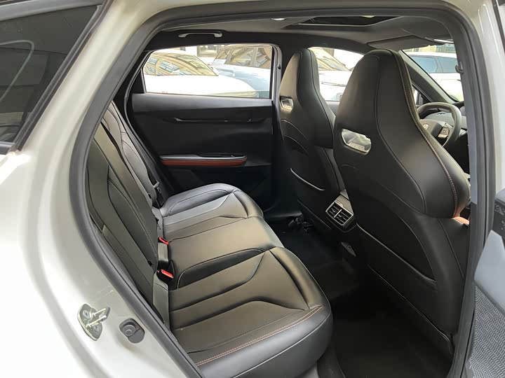 Фото 14 - Changan UNI-V