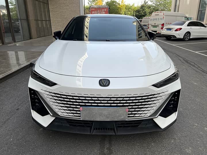 Фото 2 - Changan UNI-V