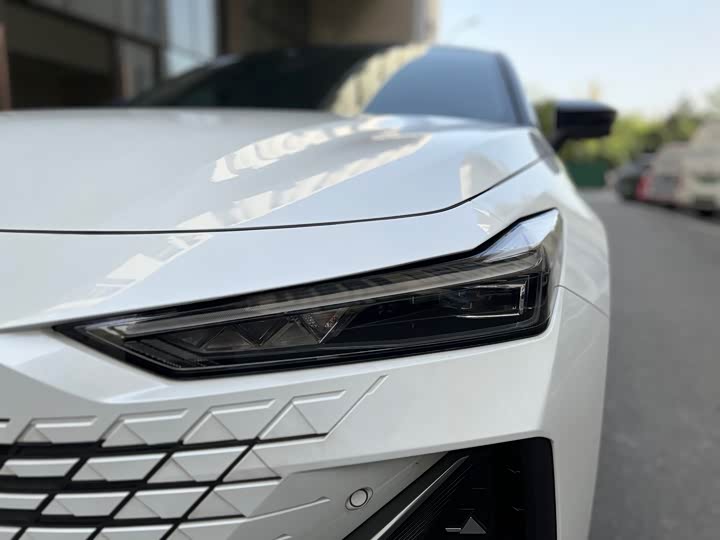 Фото 20 - Changan UNI-V