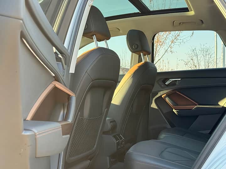 Фото 11 - Audi Q3