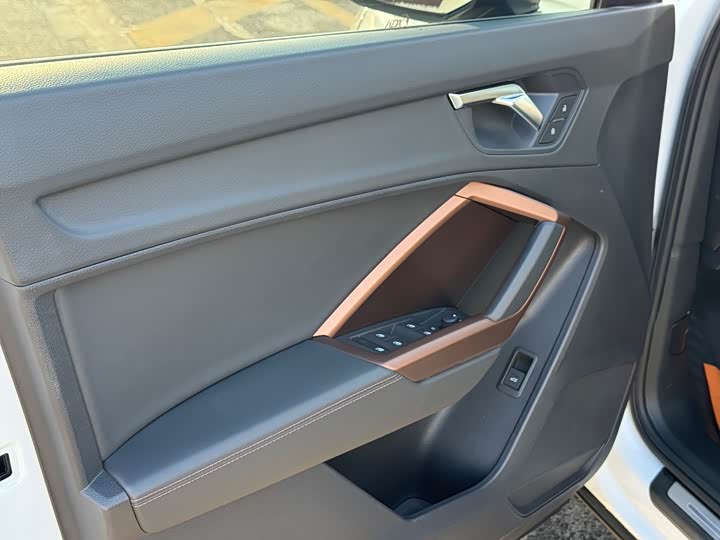 Фото 14 - Audi Q3