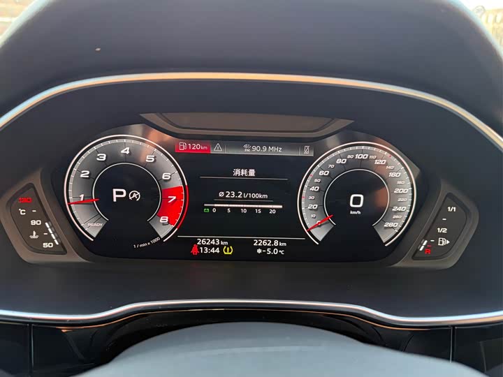 Фото 17 - Audi Q3