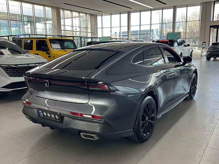 Фото 6 - Changan UNI-V