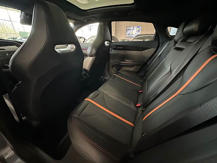 Фото 8 - Changan UNI-V