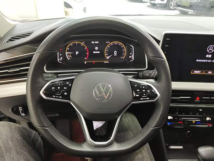 Фото 11 - Volkswagen Tiguan L Pro