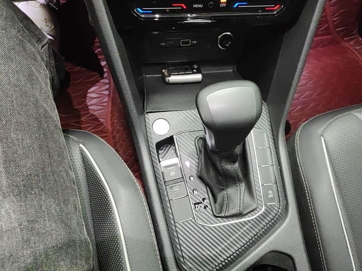 Фото 14 - Volkswagen Tiguan L Pro