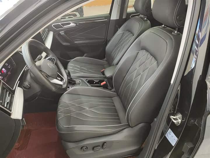 Фото 15 - Volkswagen Tiguan L Pro