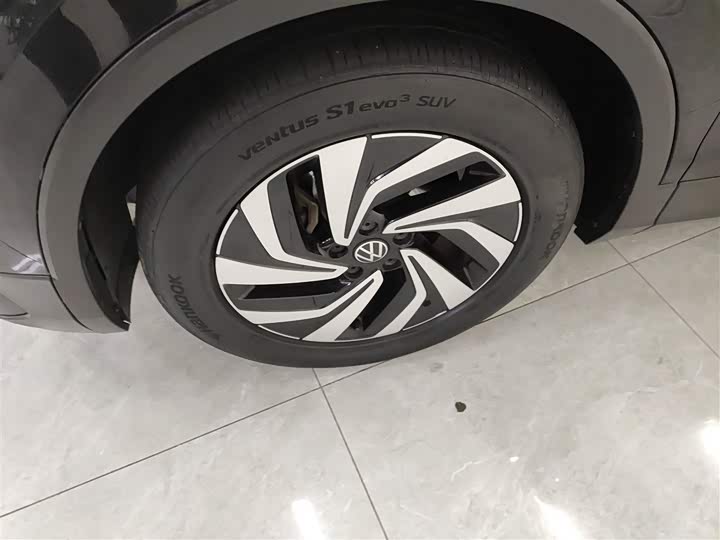 Фото 23 - Volkswagen Tiguan L Pro