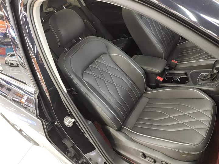 Фото 25 - Volkswagen Tiguan L Pro