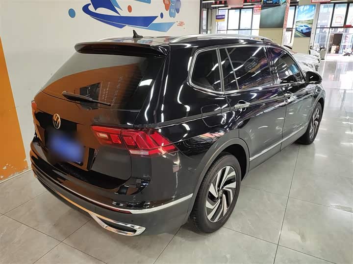 Фото 7 - Volkswagen Tiguan L Pro