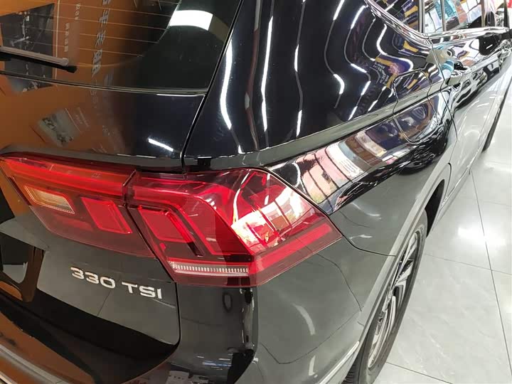 Фото 8 - Volkswagen Tiguan L Pro