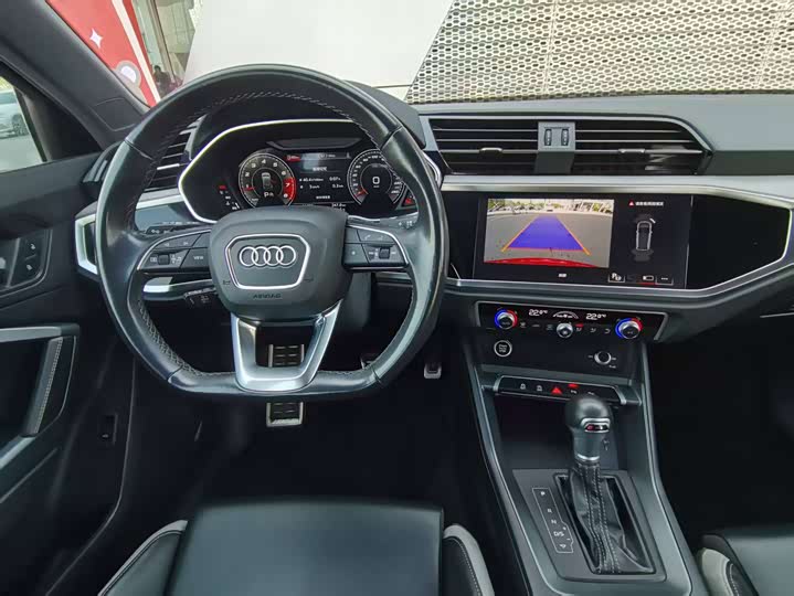 Фото 4 - Audi Q3