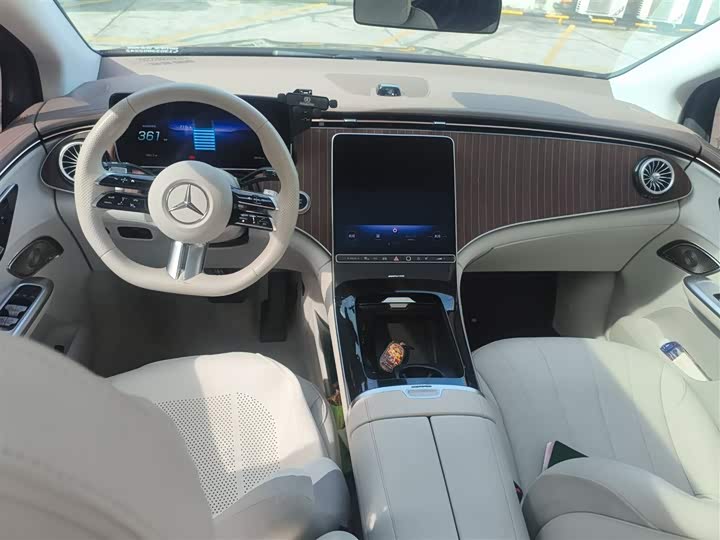 Фото 11 - Mercedes-Benz EQE SUV