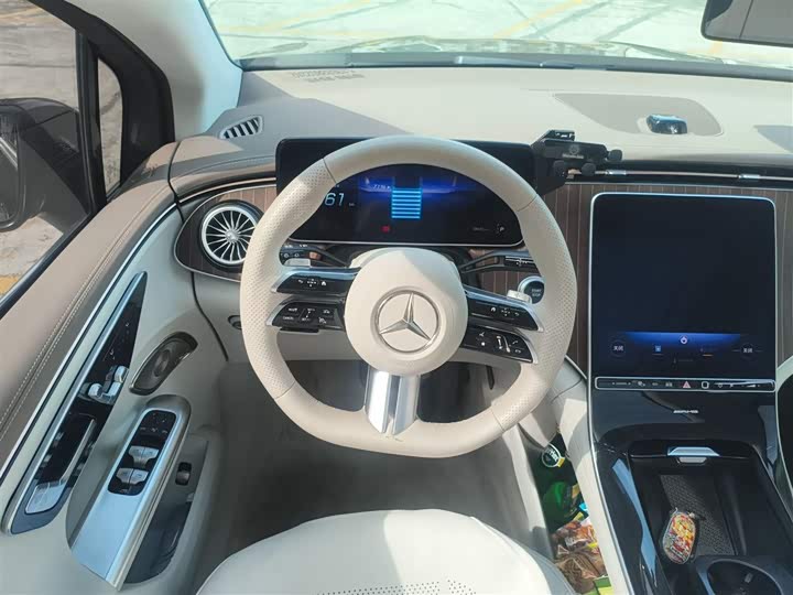 Фото 12 - Mercedes-Benz EQE SUV