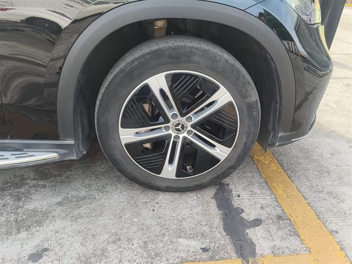 Фото 9 - Mercedes-Benz EQE SUV