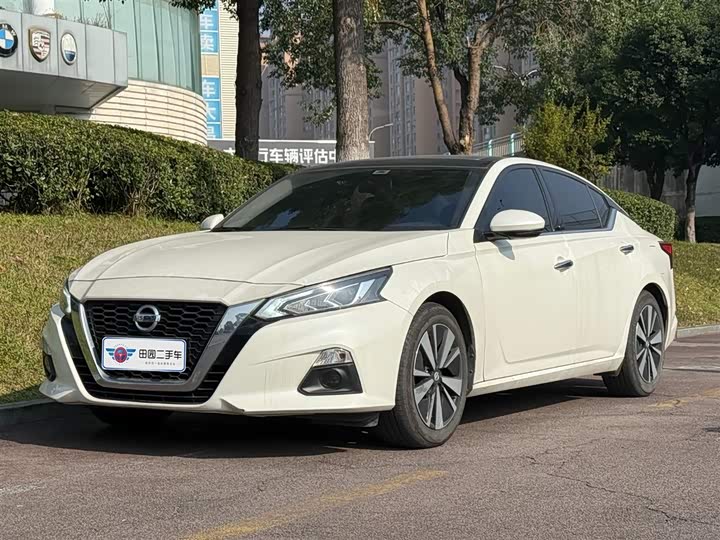 Фото 1 - Nissan Teana