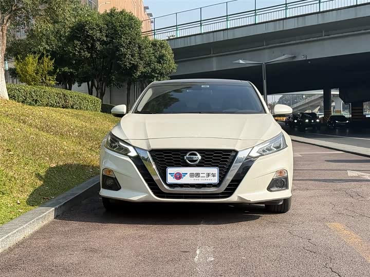 Фото 2 - Nissan Teana