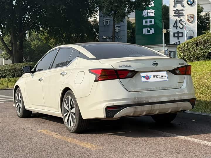 Фото 4 - Nissan Teana