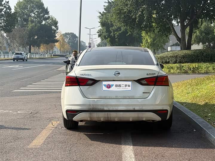 Фото 5 - Nissan Teana