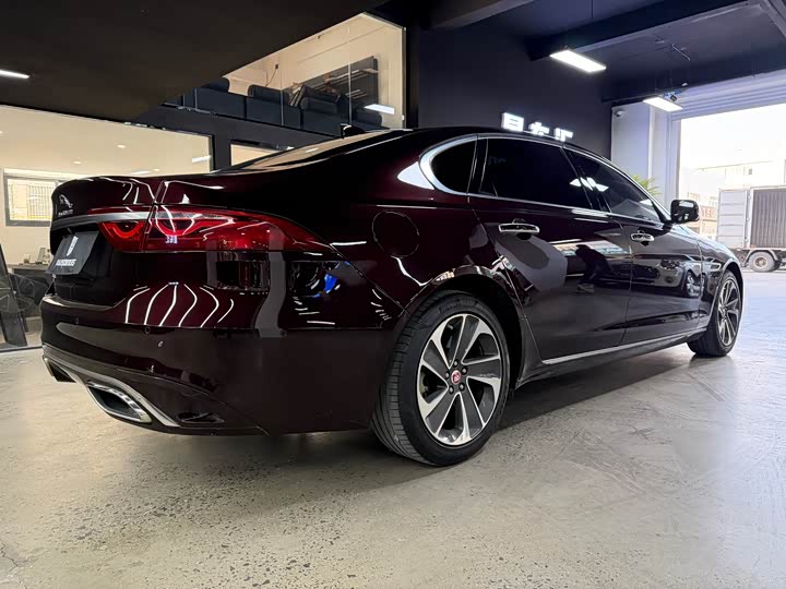 Фото 13 - Jaguar XF L