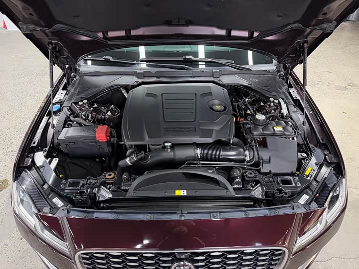 Фото 19 - Jaguar XF L