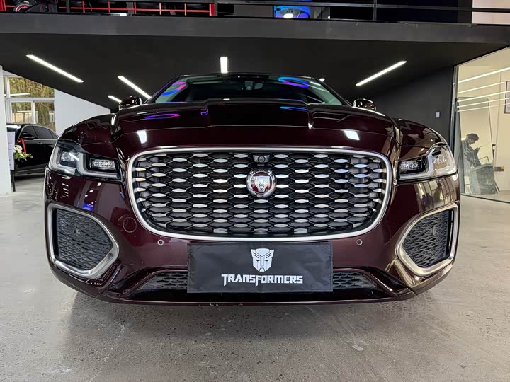 Фото 2 - Jaguar XF L