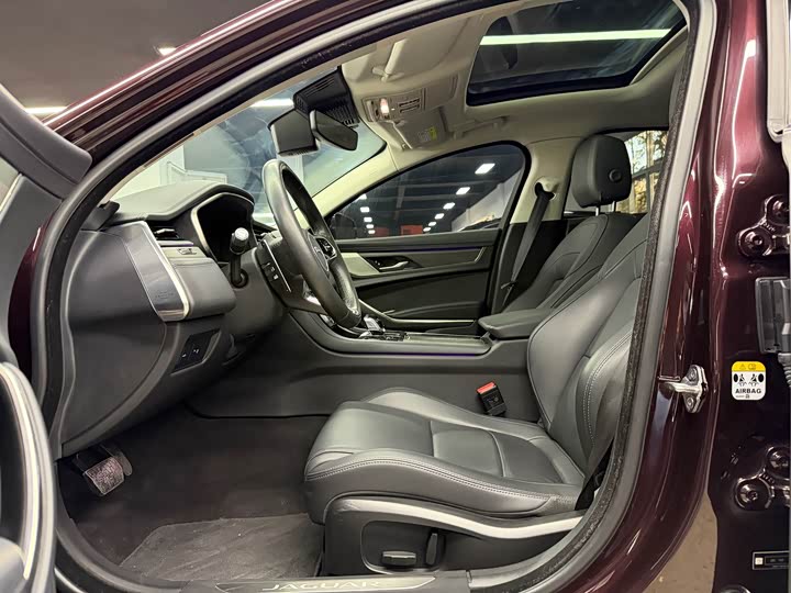 Фото 4 - Jaguar XF L