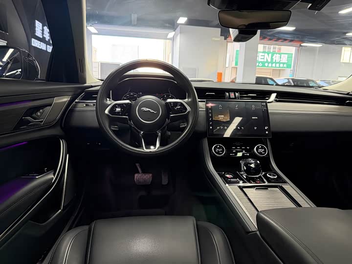 Фото 7 - Jaguar XF L