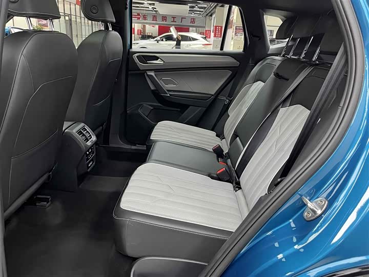 Фото 14 - Volkswagen Tayron