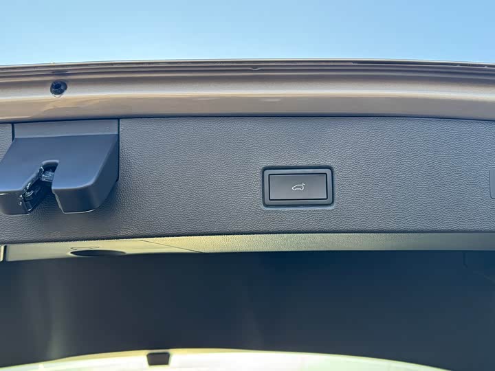 Фото 9 - Volkswagen T-Roc