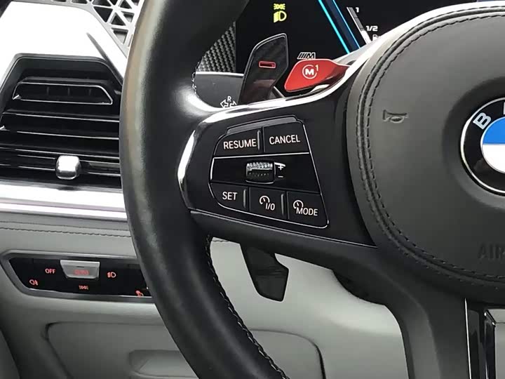 Фото 15 - BMW XM