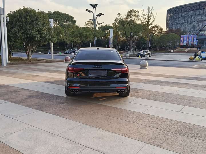 Фото 9 - Audi S4