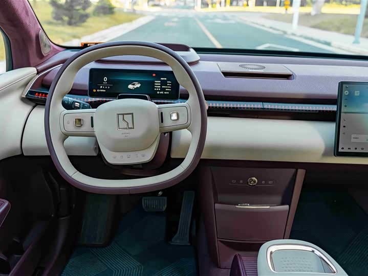 Фото 17 - Zeekr X