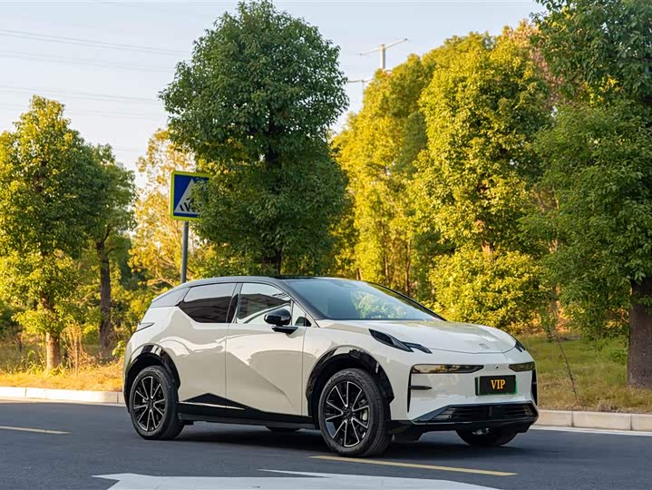 Фото 3 - Zeekr X