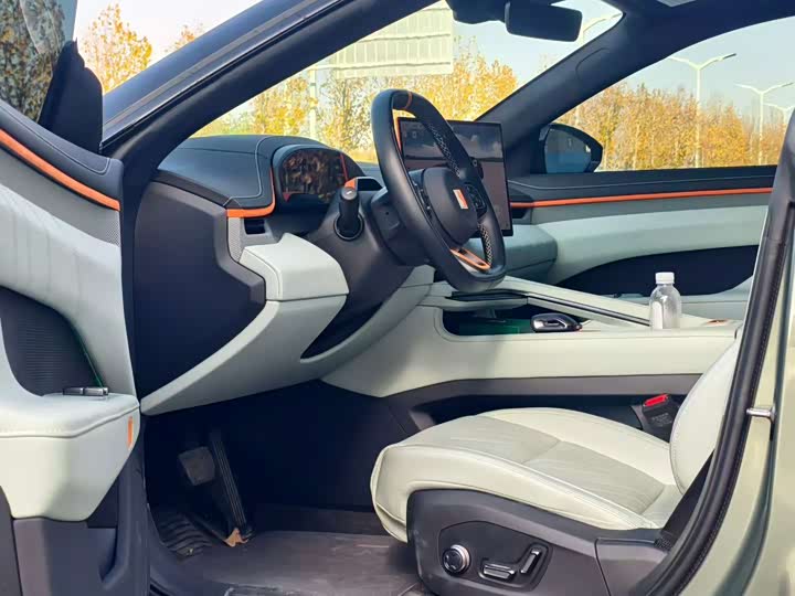 Фото 4 - Zeekr 001