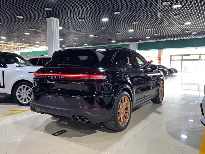 Фото 17 - Porsche Cayenne