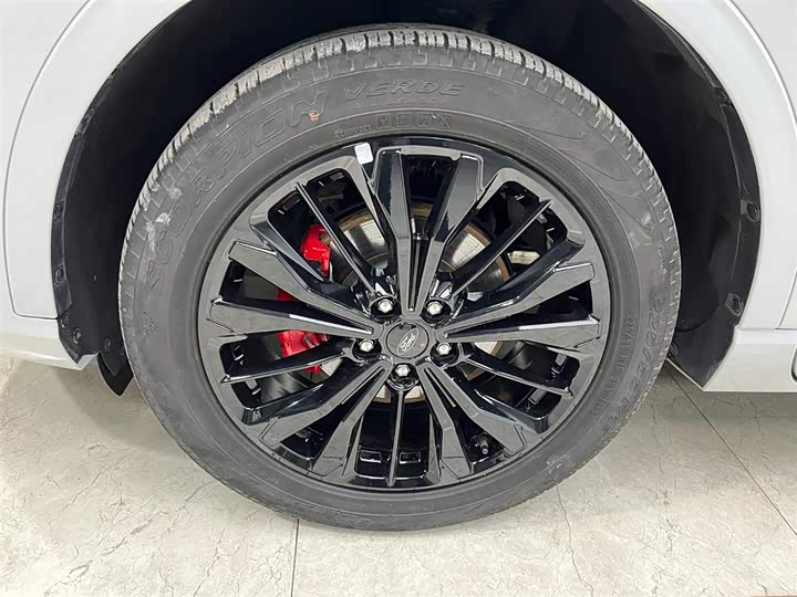 Фото 20 - Ford Escape