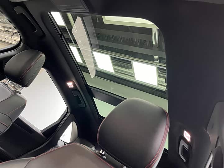 Фото 9 - Ford Escape